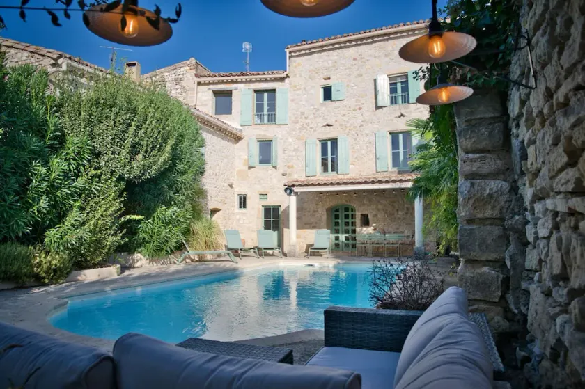 MAS in stone swimming pool typical village close Uzes / Pont du Gard - Image 1