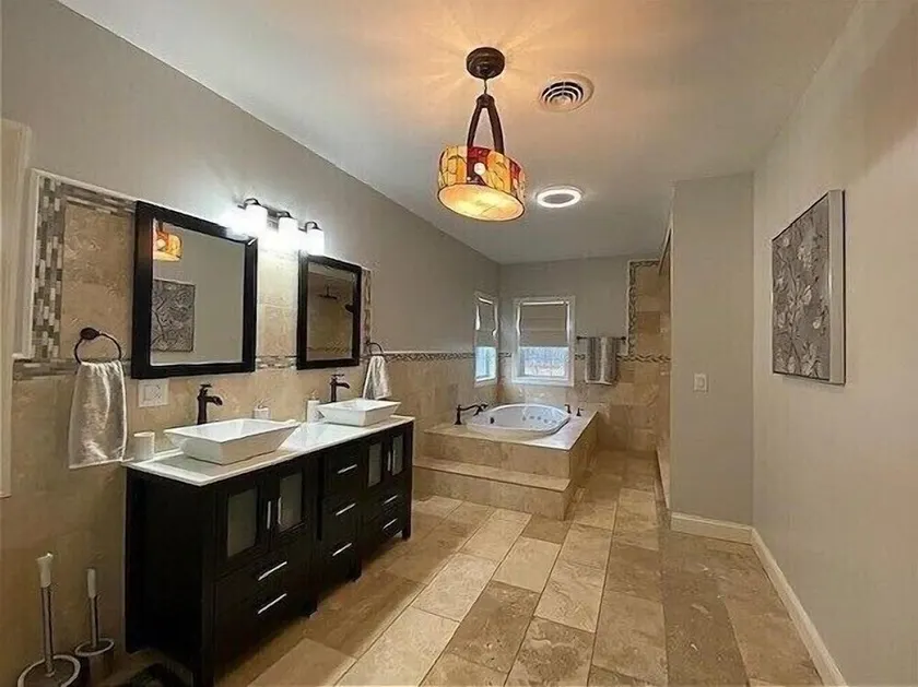 10 Beds Saratoga Luxury Retreat, In-Ground Heated Pool, Gourmet Kitchen, Private Office - Image 1