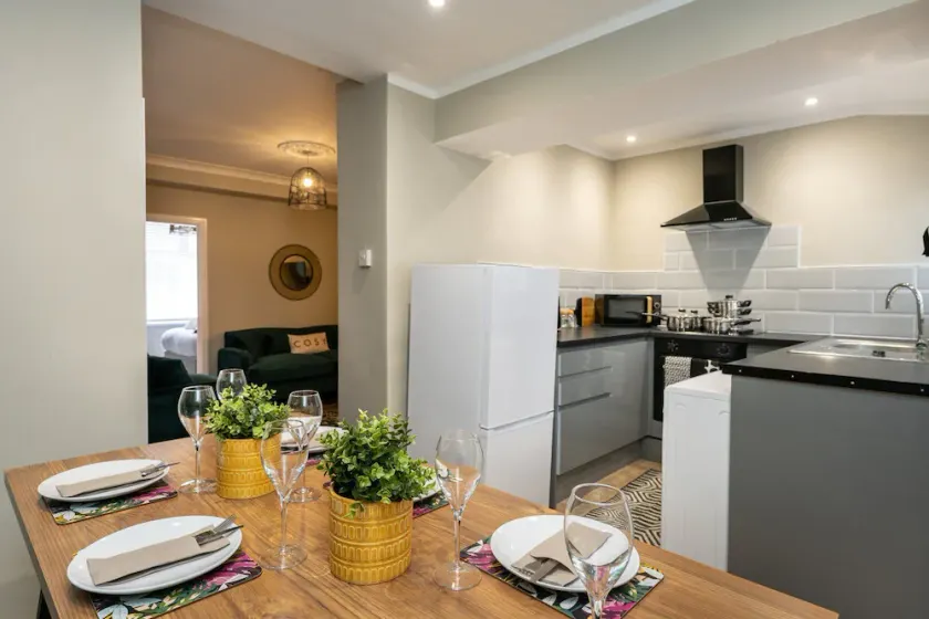 Comfortable 4-bed Home With Free Parking Wales - Image 1