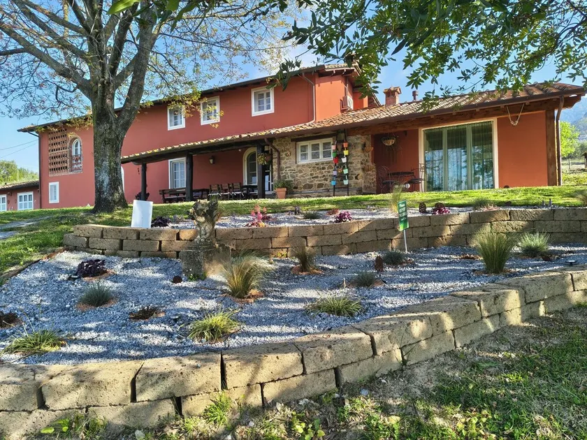 Ferienhaus mit Swimmingpool, in idealer Lage, mit herrlichem Ausblick - Image 1