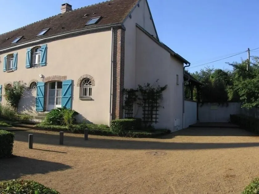 Charming 3-Bedroom Cottage in Trizay-Coutretot-Saint-Serge, Pet-Friendly, Near Outdoor Activities - Image 1