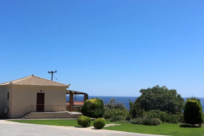 Well-kept, idyllically situated vacation home above the Zaga beach near Koroni i - Image 1