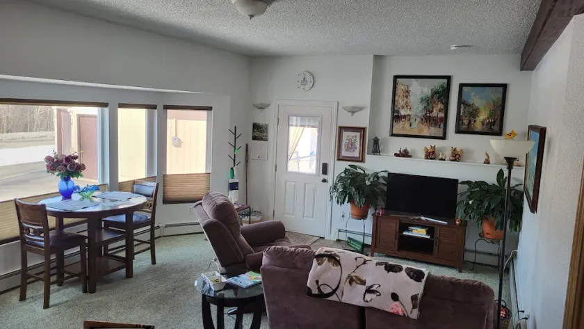 Private suite in an Owner occupied home with views of the Chugach Mountains. - Image 1