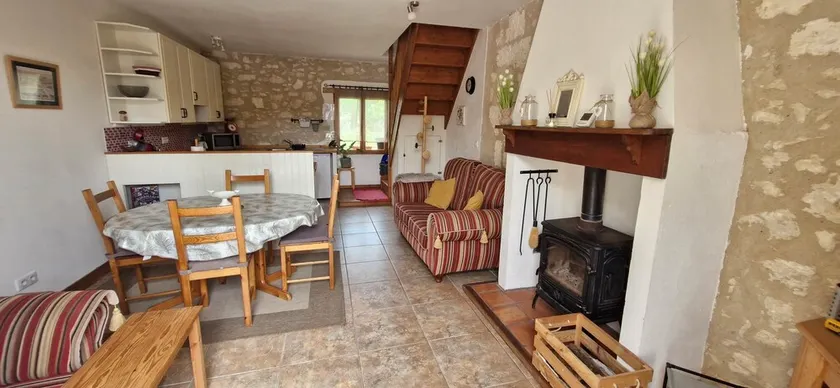 Gîte Le Charpentier, charm and independence in the heart of a large park - Image 1