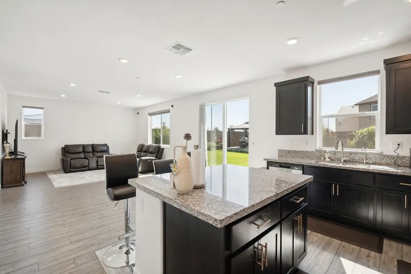 Spacious 3br Home With Charming Backyard 3 Bedroom Home - Image 1