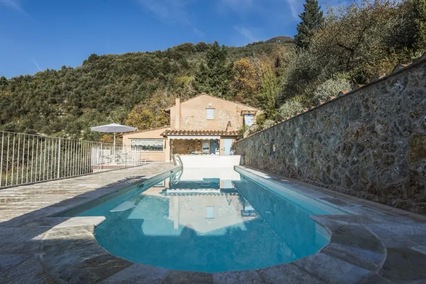 Villa avec piscines, 4 chambres et 4 salles de bain - Image 1