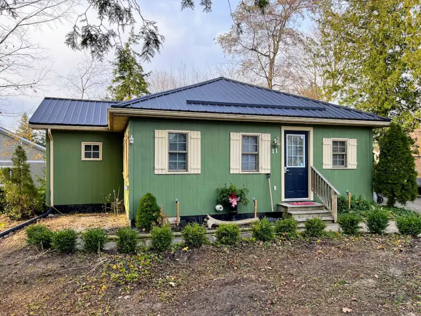 Fiddlers Green - Tragically Hip themed cottage - Image 1