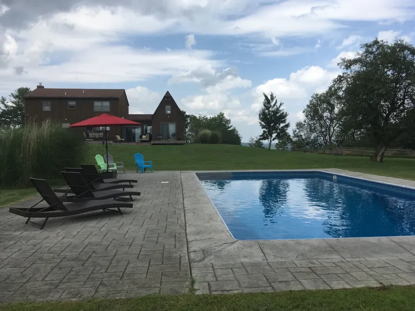 Hilltop Getaway mit einem Salzwasser beheizten Pool - Image 1
