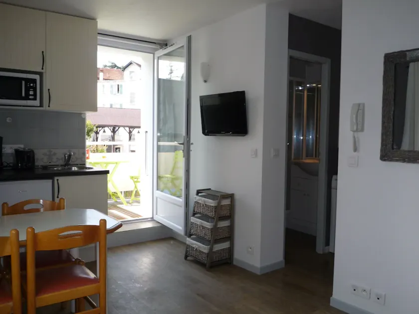 Studio with balcony in the center of Thonon, near the thermal baths, 2 people - Image 1