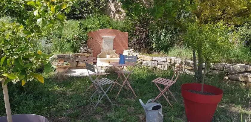 Gite with access to swimming pool - Image 1