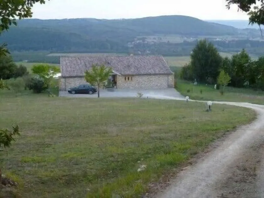 Zeitgenössische Villa mit Aussicht und Pool, garantierte Ruhe - Image 1