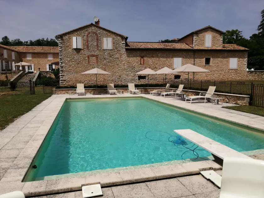 Sommerhus med charme og karakter i en landsby med restaurerede provencalske gårde - Image 1