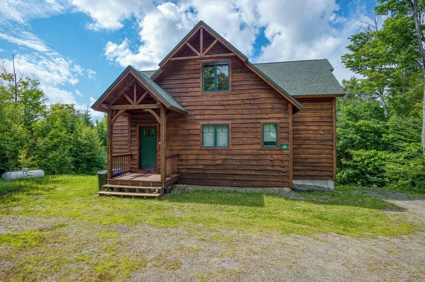 39 Adams Wulff - Large and spacious home with a hot tub! - Image 1