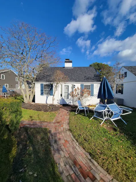 Charming Cottage Steps to Pine Point Bch - 1 mile OOB outside Scarborough w/ AC - Image 1