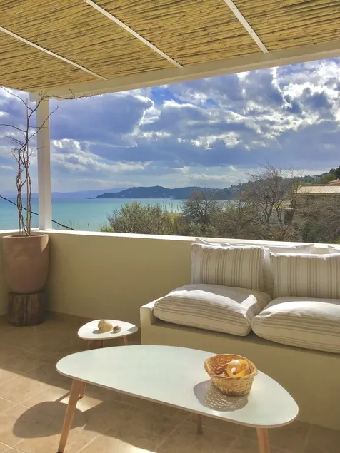 Villa med 3 sovrum med fantastisk havsutsikt och rabatterade vattensporter - Image 1
