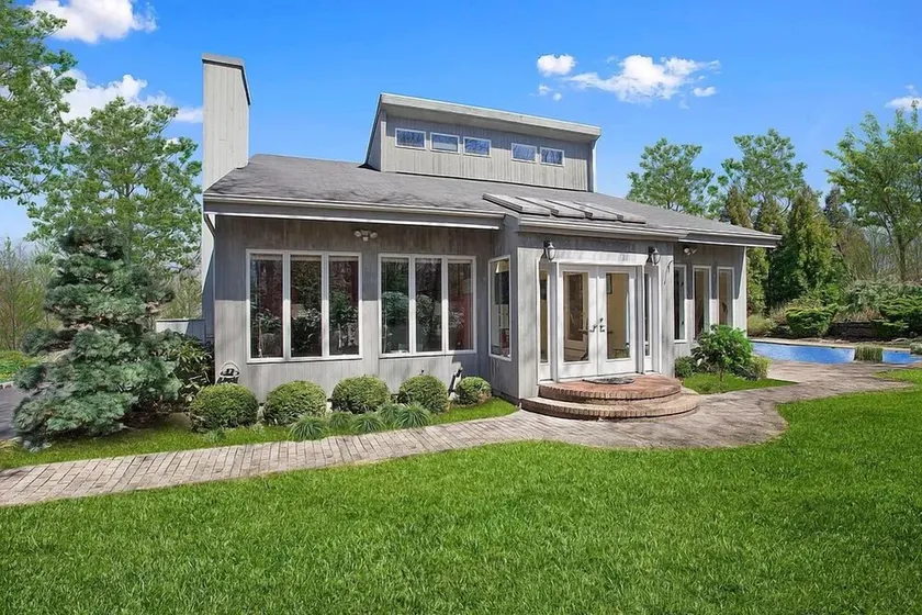 2-Acre Modern Estate in Southampton.  Beach, winery, farm, pool, and hot tub - Image 1