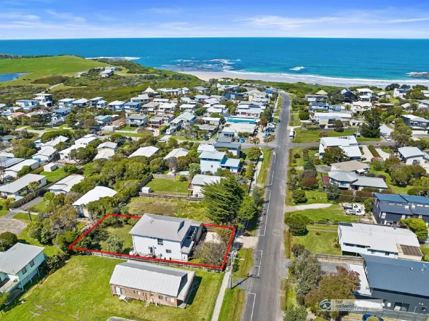Smiths Beach Walk - Image 1