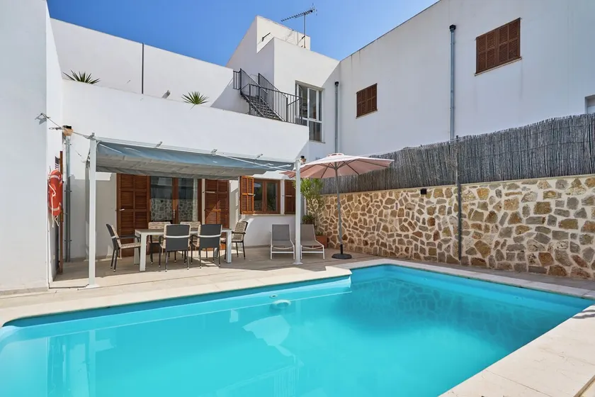 Peral Cas Concos Townhouse with Private Pool and Terrace, Air Con and Wi-Fi - Image 1