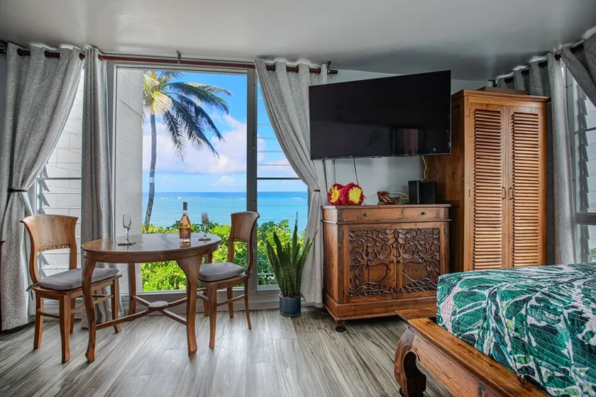 Breezy Beachfront Getaway w180 degree Oceanview  - Image 1