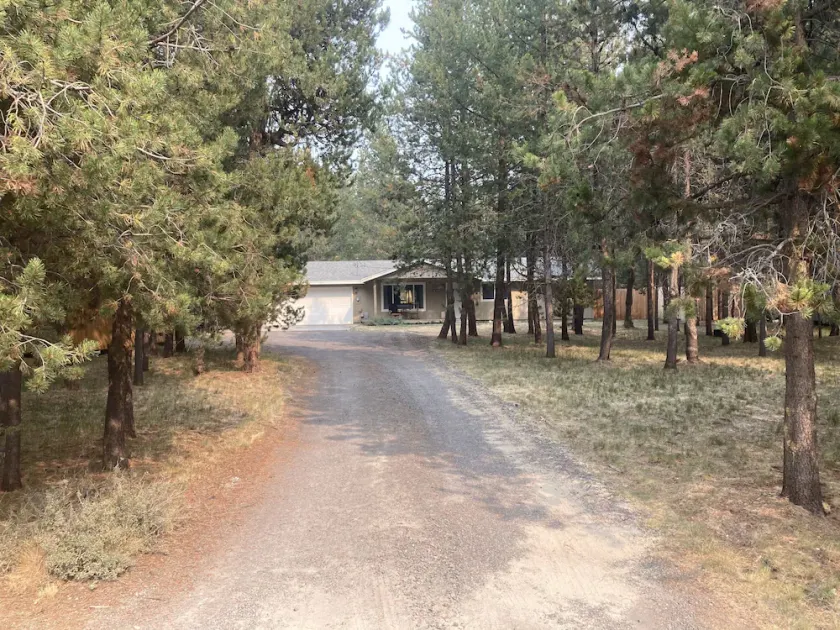 Wooded river retreat near Mt. Bachelor and Bend - Image 1