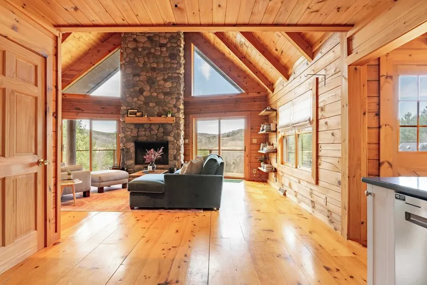 Secluded w/ Deck Views, Hot Tub, & Ping Pong Hudson in the Berks by Avantstay - Image 1