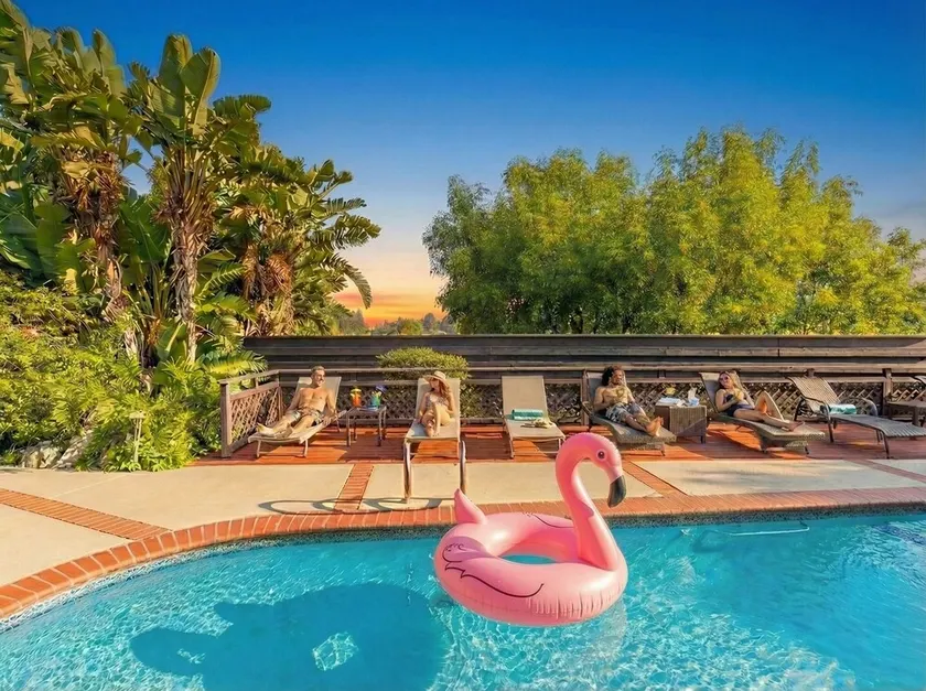 Picturesque Laurel Canyon Home w/Heated Pool/Spa - Image 1