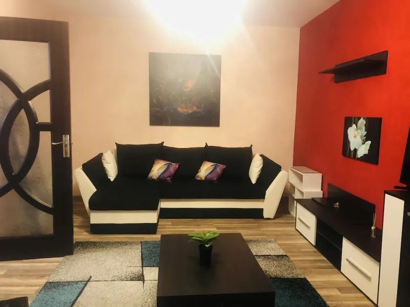 A cute apartment, new remodeled,  in a quiet area,3 min from the Metro , Sleep 4 - Image 1