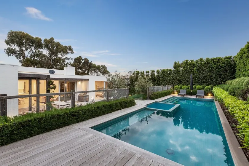 Luxury Villas Portsea Sanctuary (Heated Pool) - Image 1