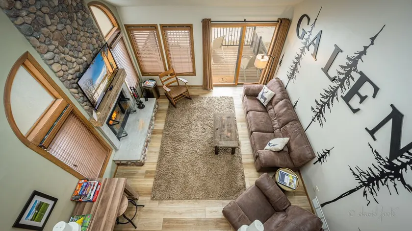 REMODELED! 2B/2B, Deck off10th GOLF Green, Dog Friendly, Pool, WIFI, in Resort! - Image 1