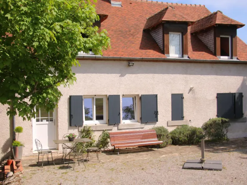 Charming renovated Bourbonnais cottage with panoramic views and garden - Image 1