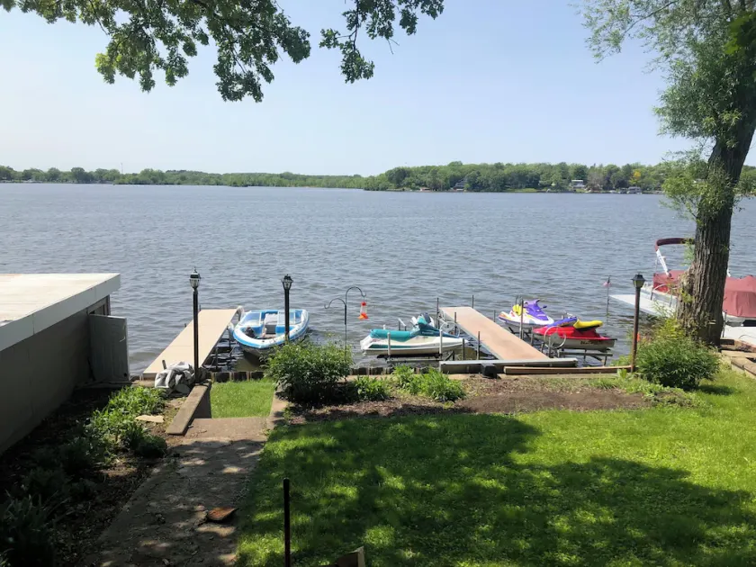 Lakefront home Wonder Lake IL - Close to Lake Geneva and Twin Lakes Wi - Image 1