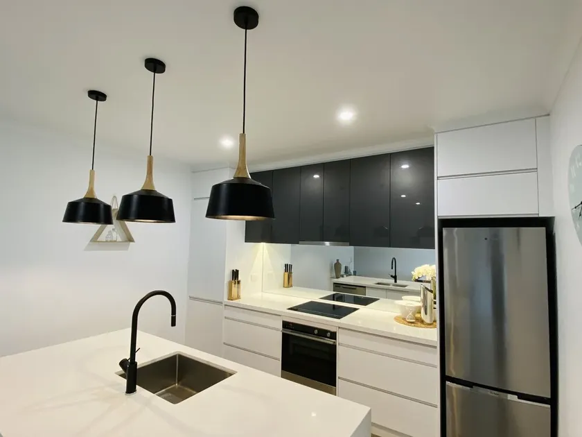 **Modern 2BR APT - BBQ/Pool/Sauna/WiFi - Image 1