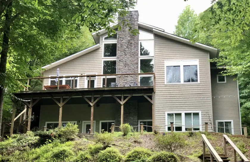 5-Bedroom Custom Lakefront Home on Lake Norman-Private Dock, PaddleBoards/Kayaks - Image 1