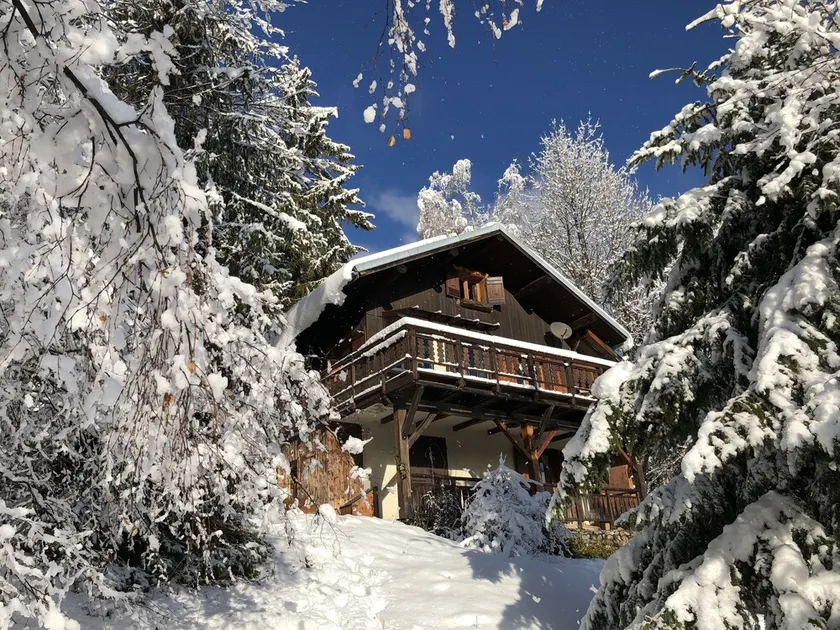 Chalet Le Doux Si, Large Self-Contained Apartment, 2km from Doucy-Combelouvière and close to Valmorel - Image 1