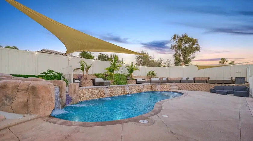 Luxury Private Oasis- 2 King Suites - Pool-Spa-Fire Pit-Sauna-Arcades-Playground - Image 1