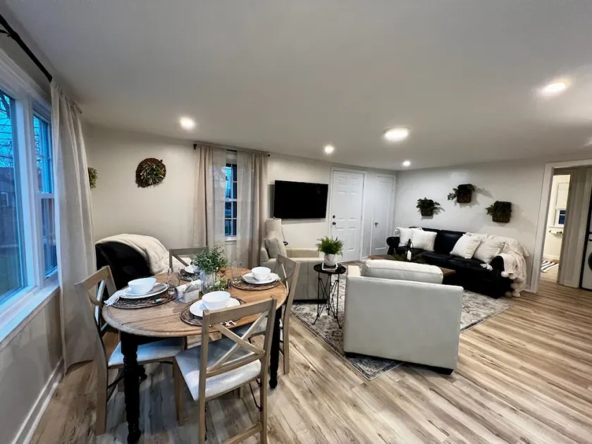 Upscale Luxury Apt, 2 minute walk to Glenn Park and Britesmith! - Image 1
