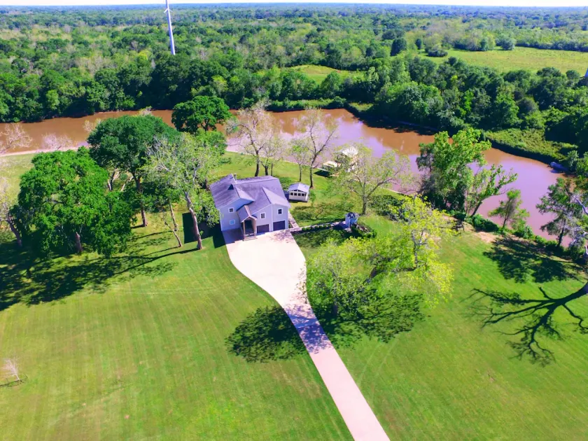 Riversbend Retreat on the San Bernard River - Image 1