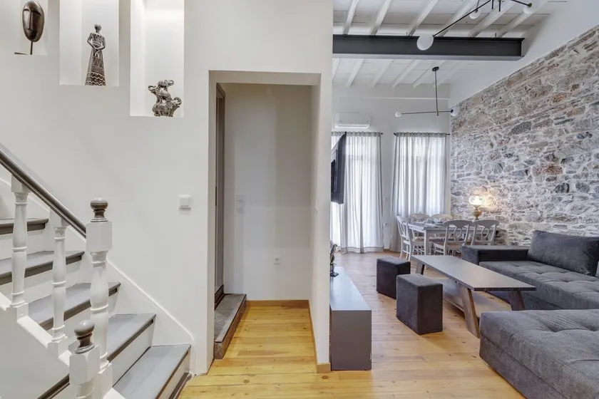 The Heart of Syra - Your Home in Ermoupolis - Image 1