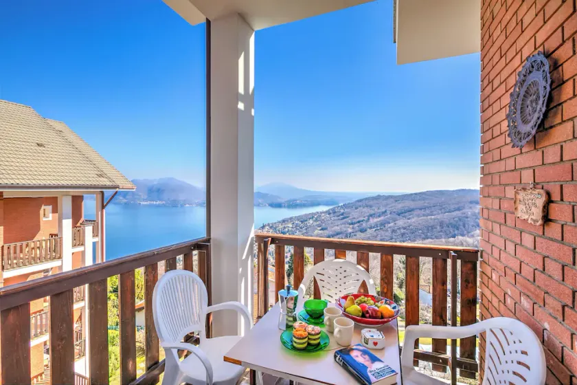 Nicoletta's Lake View with Balcony in Stresa - Happy Rentals - Image 1