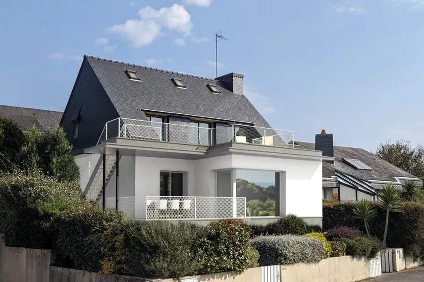 Guidel-Plages - House with Sea View -  walk to Beach, Restaurants & Shops - Image 1