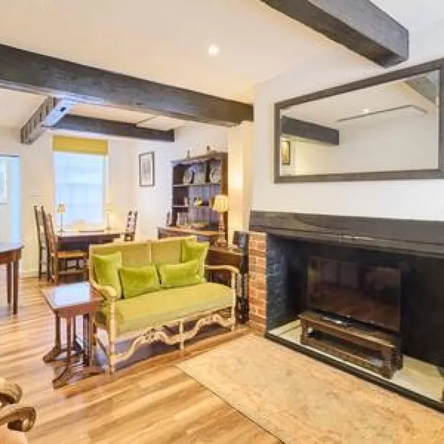 Host & Stay - St Radigunds House - Image 1