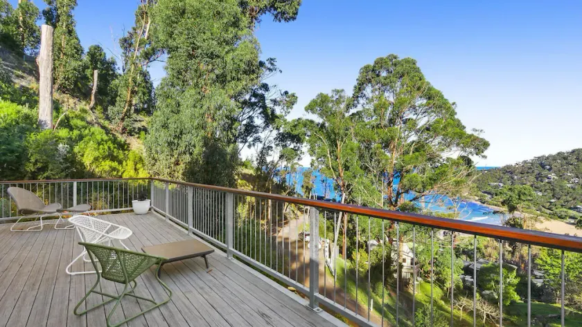Wye9 - beautiful treetop and beach beach views - Image 1