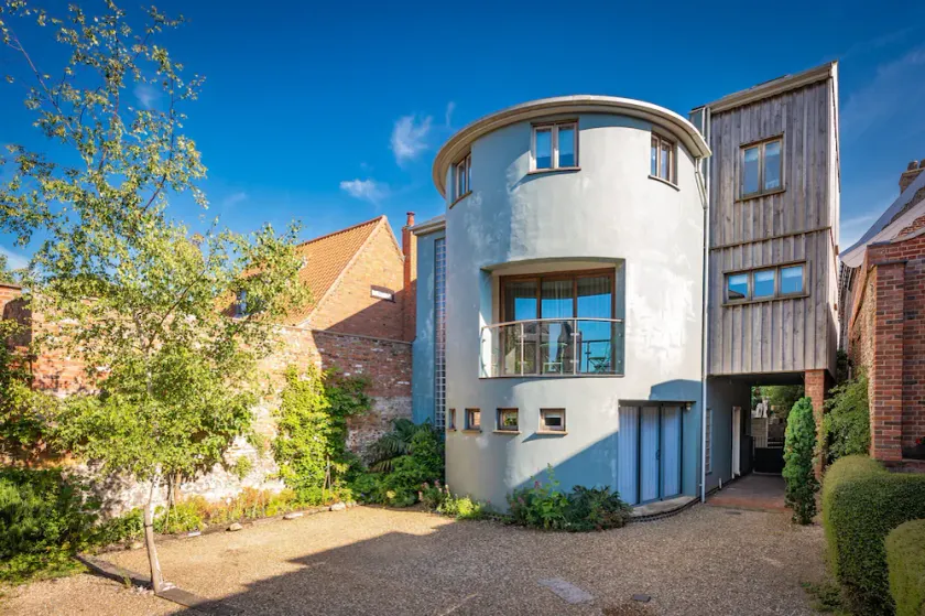 The Roundhouse - Image 1