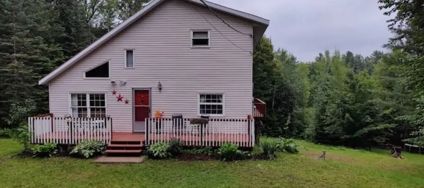 Cozy River Retreat - Image 1