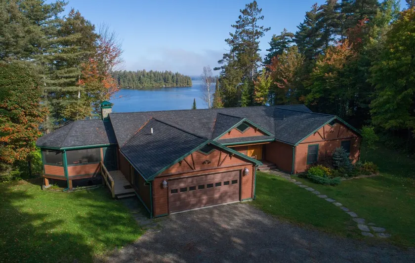 New Lakefront Upper Saranac Lake Home, Winter oder Sommer, bietet Platz für bis zu 20! - Image 1