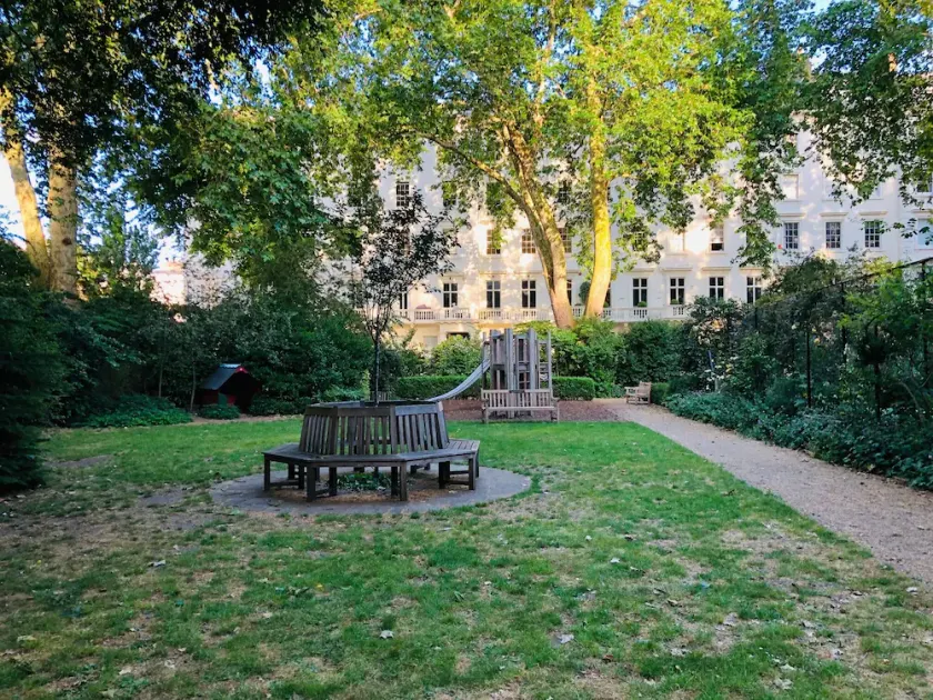 Large Group Friendly South Belgravia 4BR Apt - Image 1