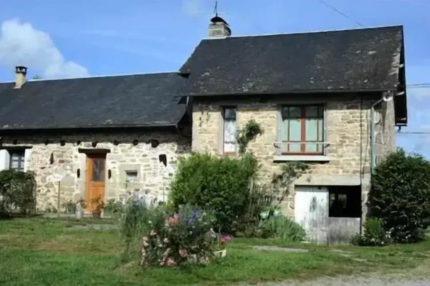 Gîte de France à Soudaine-Lavinadière 3 épis - Gîte de France 5 personnes MAE-9954 - Image 1