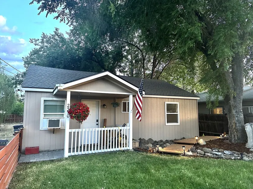 Newly Remodeled Comfy Cottage - Image 1