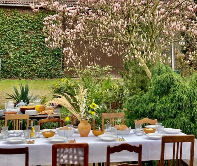 Guesthouse 'Schlamau19 - Under the Walnut Tree' Apartment with 2 Guest Rooms, Shared Kitchen and Garden - Image 1