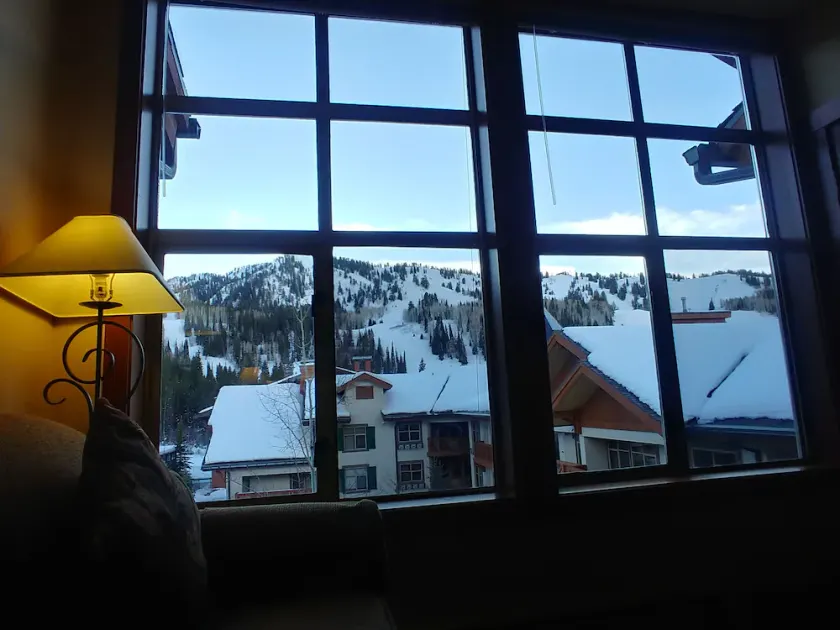 Atemberaubende Aussicht auf die Berge von der ruhigen Penthouse Powderhorn Condo - Image 1